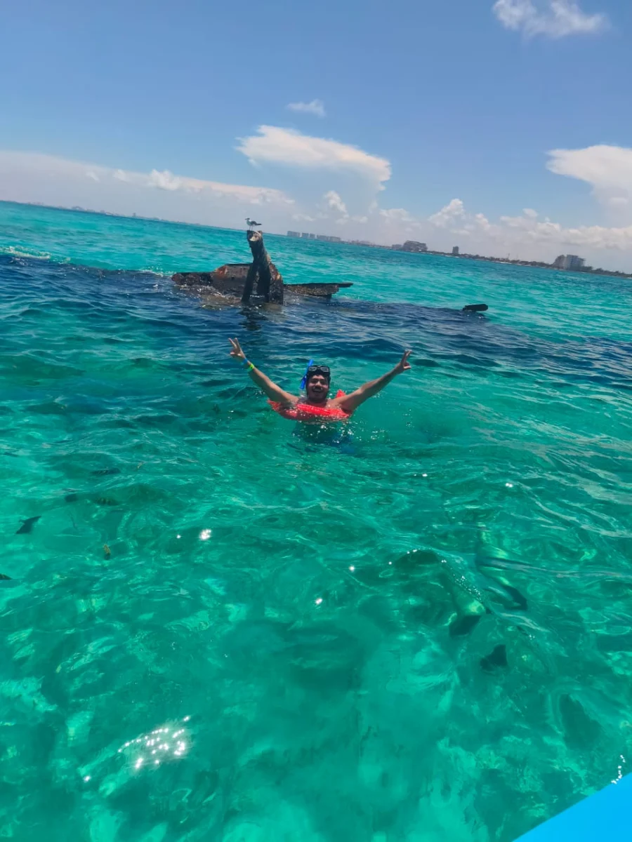 Barco hundido isla mujeres